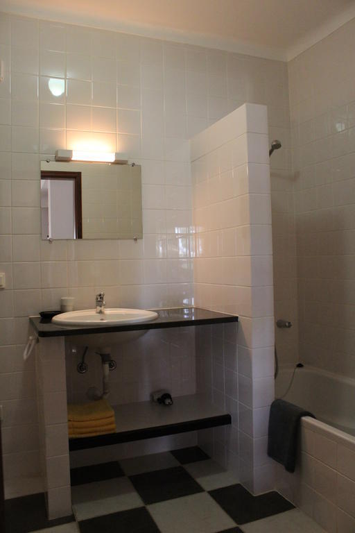 Filhas Do Mar Apartments Salema Habitación foto