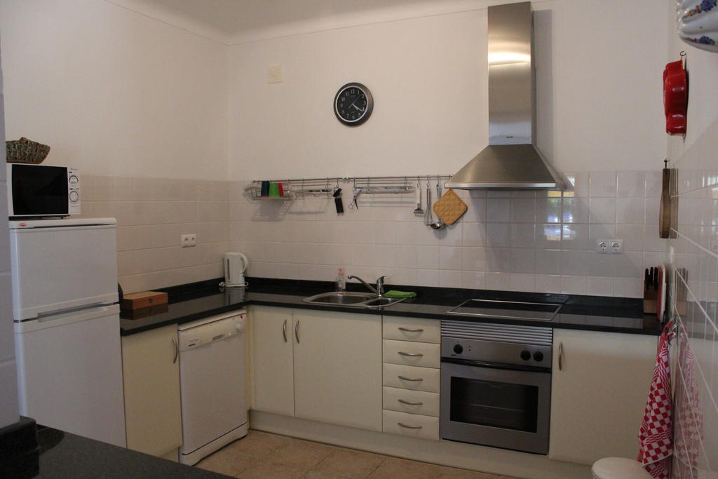 Filhas Do Mar Apartments Salema Habitación foto