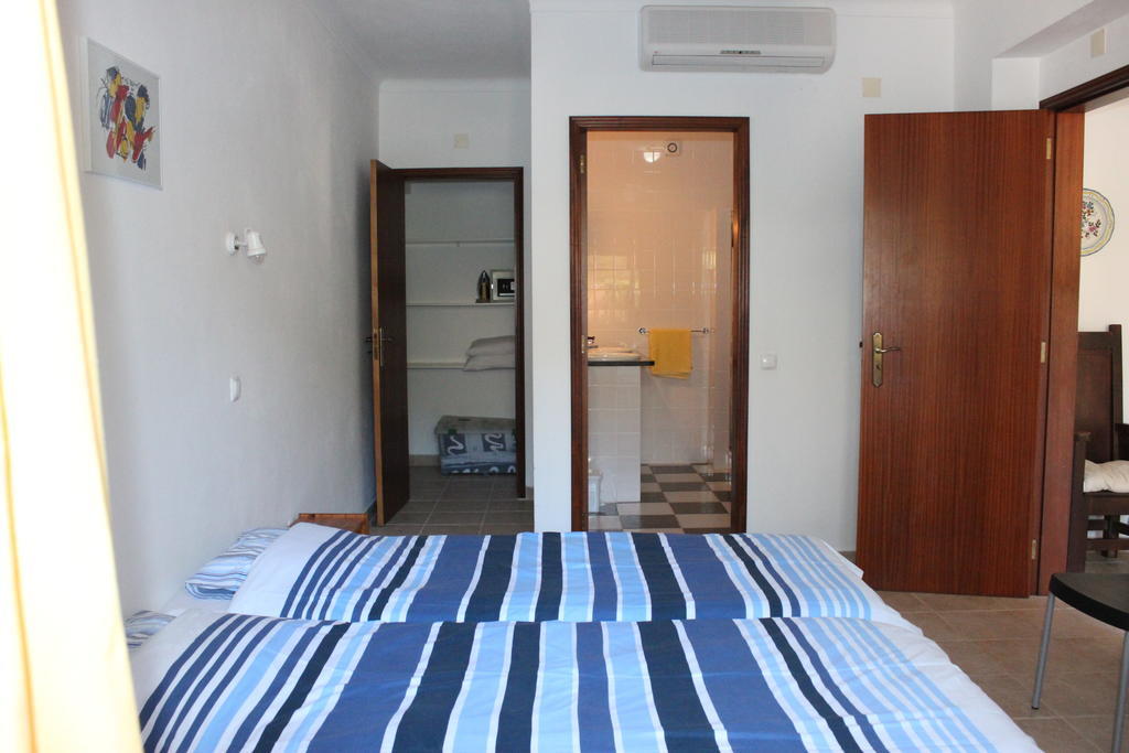 Filhas Do Mar Apartments Salema Habitación foto